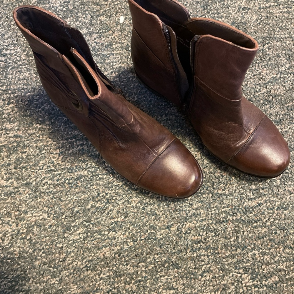 Clarks Brown Leather Ankle Booties with Side Zipper